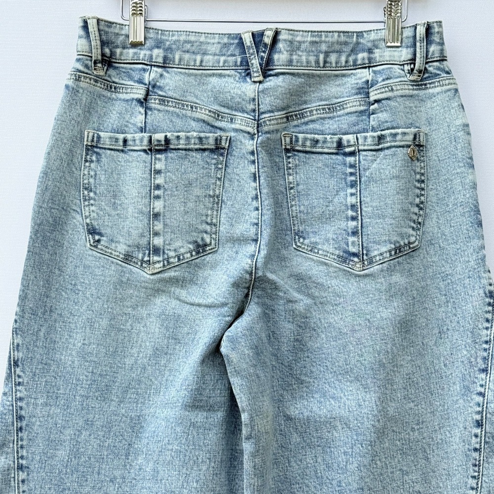 Democracy Light Wash Wide Leg Jeans - Picture 5 of 9